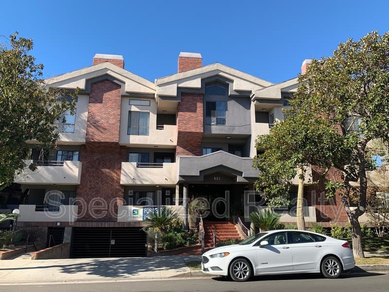 Glendale Condo: 621 N. Louise St.