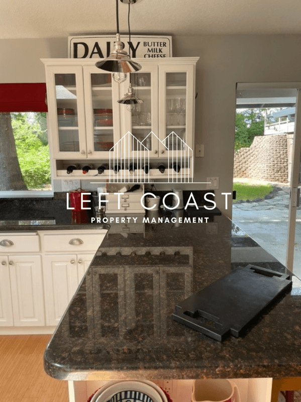 Lincoln City House: 1545 Northeast Regatta Way
