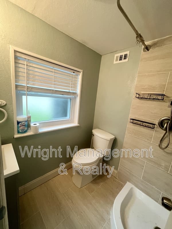 St. Petersburg House: 8330 Waverly Road North
