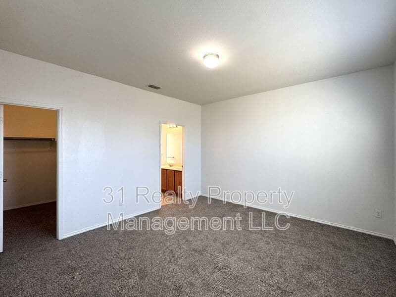 Fort Worth House: 2340 Senepol Way