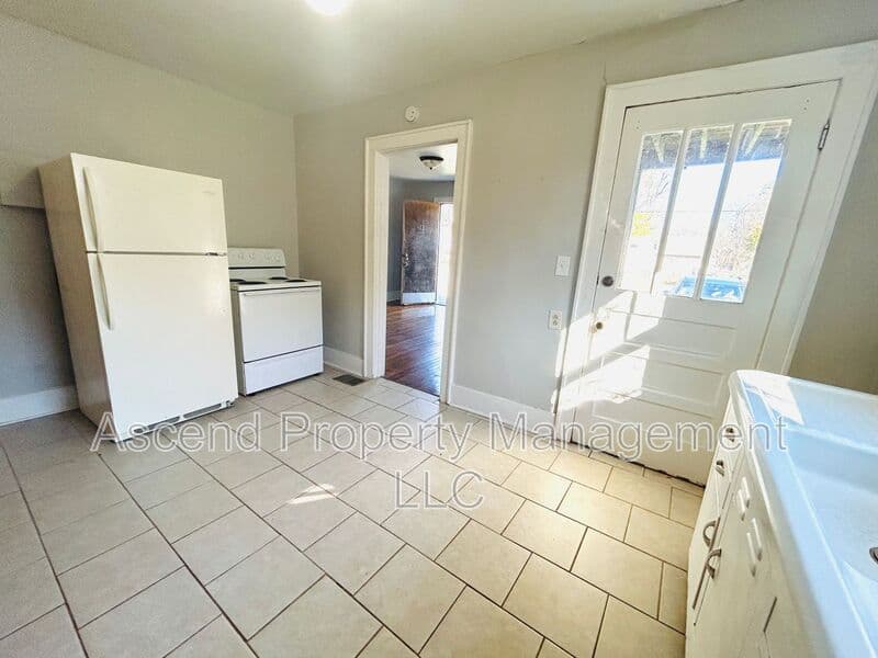 Chattanooga House: 4504 Old Mission Rd