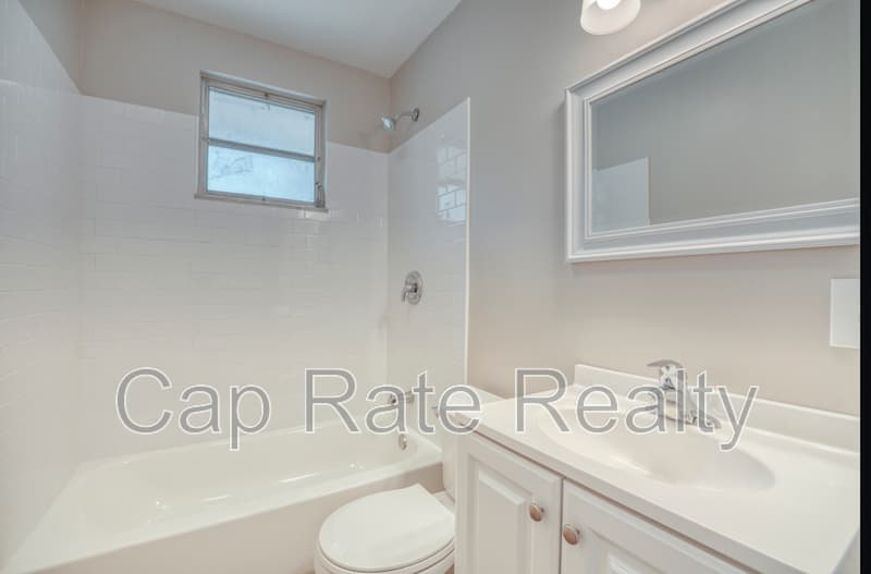Columbus House: 3738 Arkwood Ct