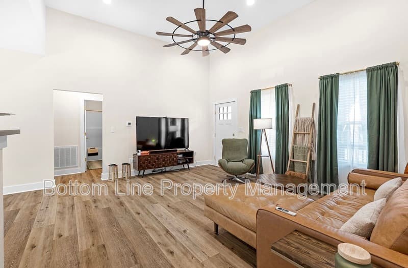 Crouse House: 2462 Shoal Rd