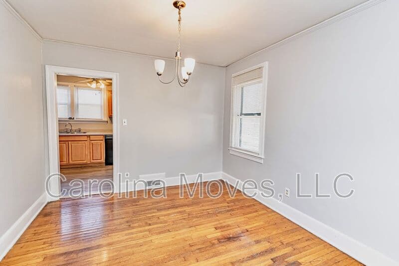 Spartanburg House: 202 Brookwood Terrace