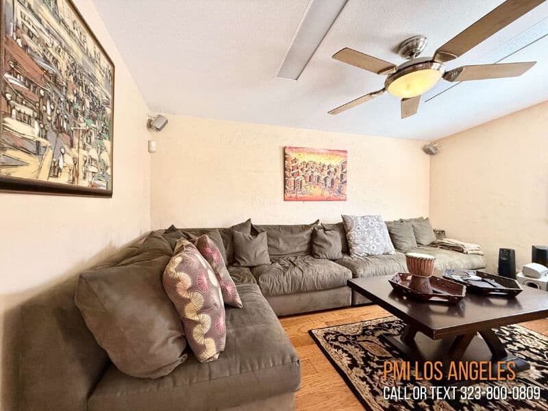 Los Angeles House: 6102 South Citrus Avenue