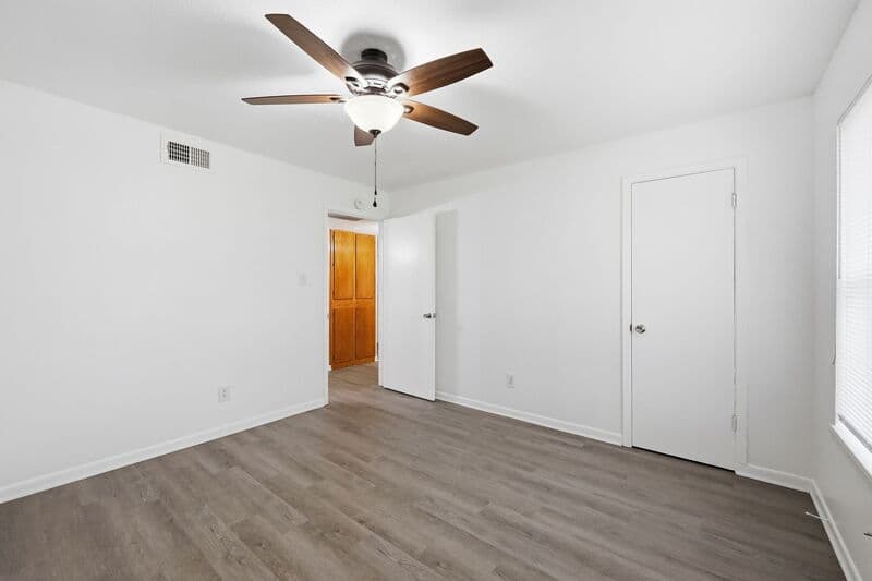 Kirbyville House: 1410 South Elizabeth Avenue