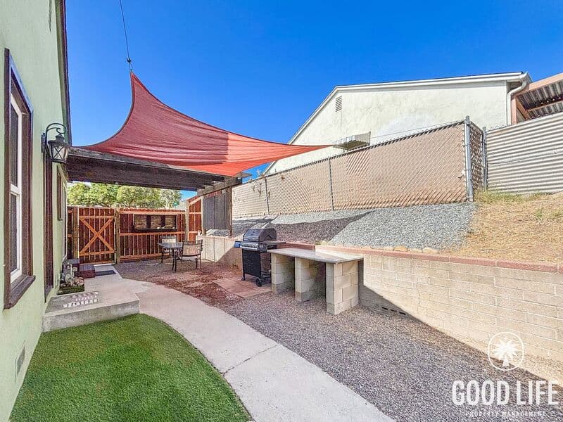 San Diego House: 2235 Midvale Dr