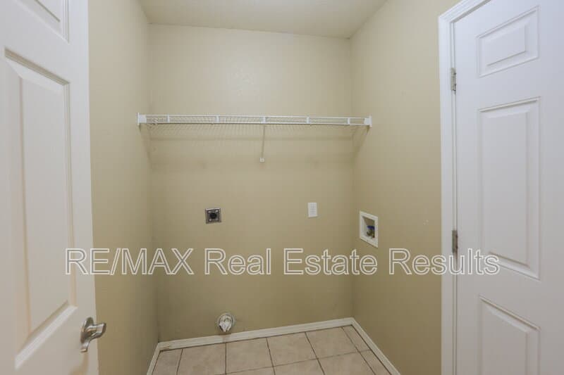 Centerton House: 1071 Evergreen St