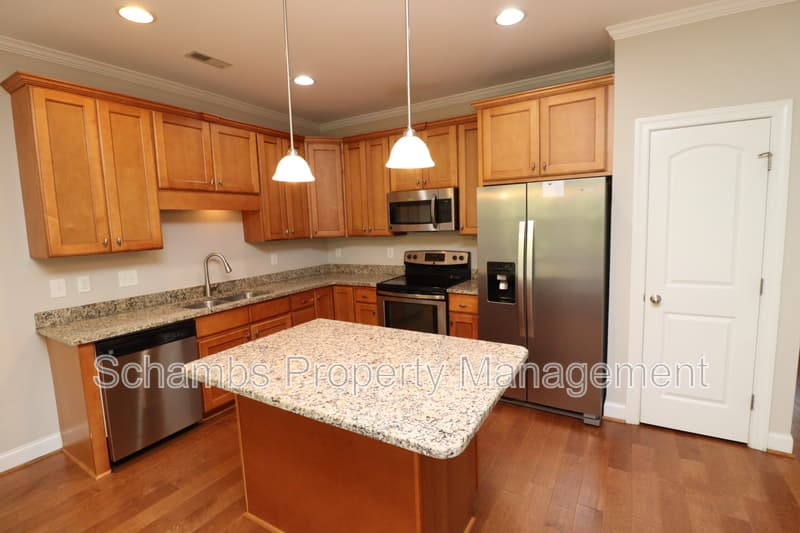 Raleigh House: 4404 Nicolas Pl