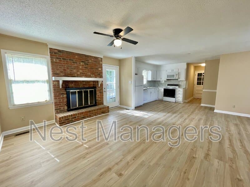 Fayetteville House: 5967 Lake Trail Dr