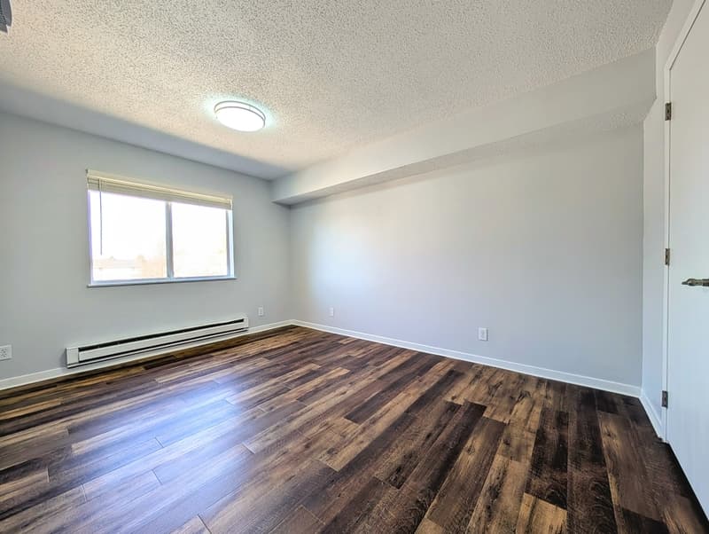 Pella Condo: 408 East 15th Street - 208