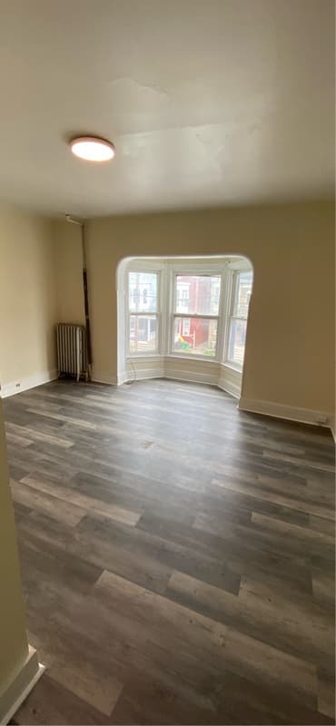 York House: 144 West Jackson Street - D