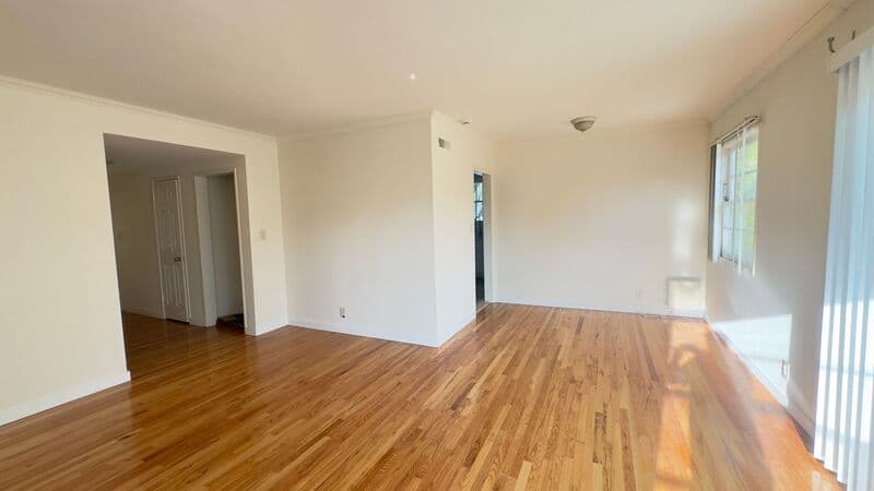 Glendora House: 427 E Haltern Ave