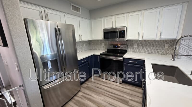 Glendale House: 3550 W Chama Rd