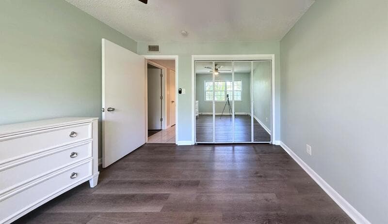 Seminole Condo: 8300 Bardmoor Boulevard - 210