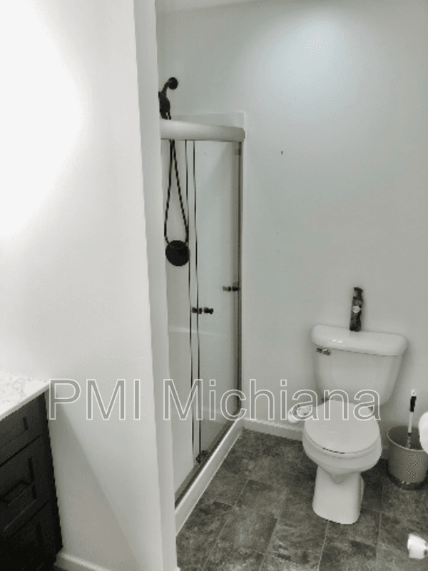 South Bend House: 51689 Melwood Ct