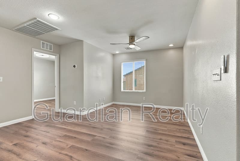 Las Vegas House: 5582 Grinding Rock Way