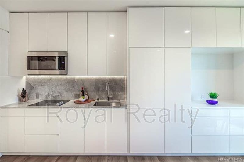 Honolulu Condo: 987 Queen St