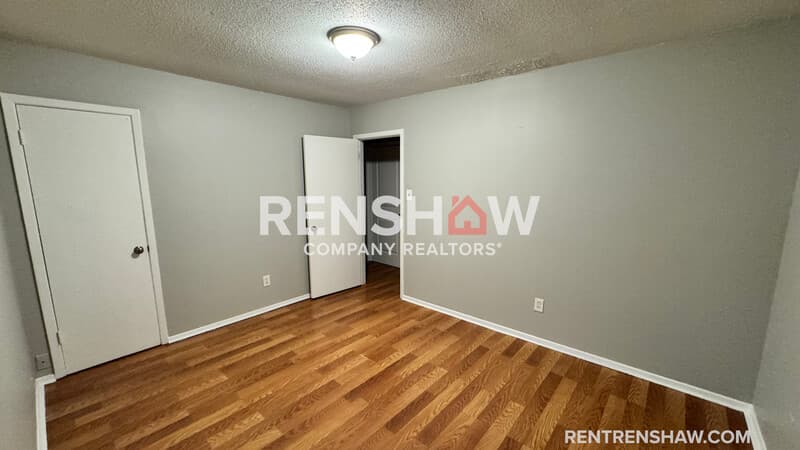 Memphis House: 381 N Manassas St
