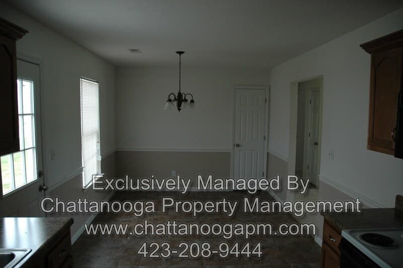 Rossville House: 296 Glenn Wade Dr