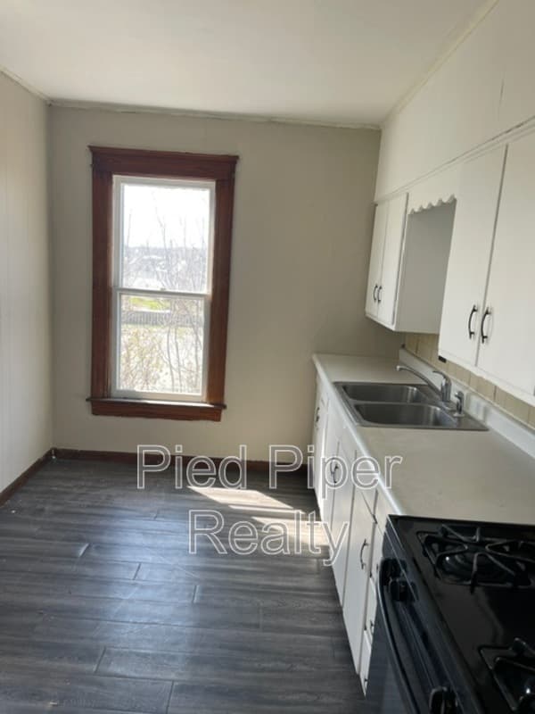 Freeport Condo: 434 1/2 S State Ave