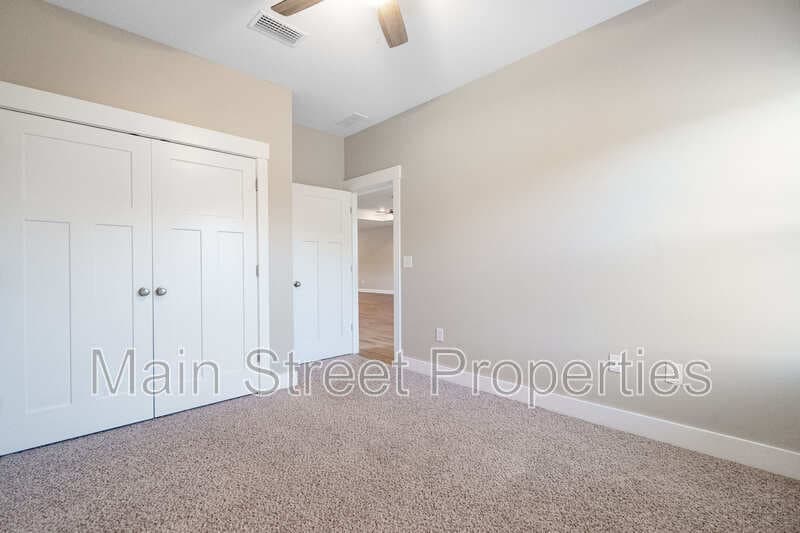 Pensacola House: 10836 Blacktail Loop