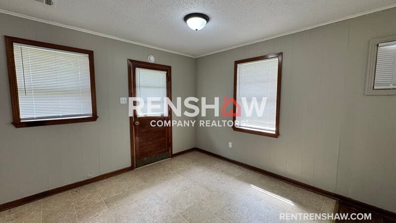Munford House: 91 Navy Dr