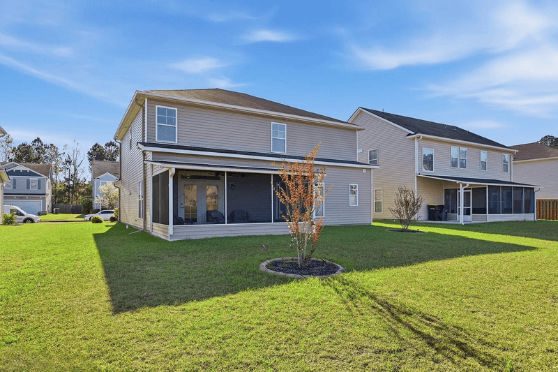 Savannah House: 225 Willow Point Cir