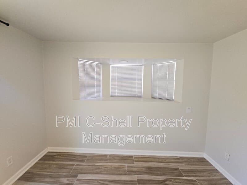 Milton House: 5724 Trout Bayou Cir