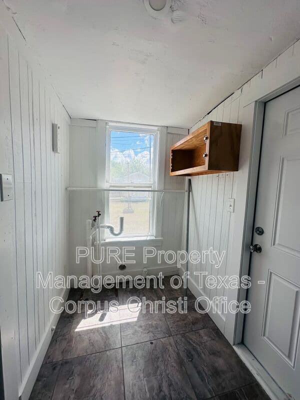Taft House: 542 McIntyre Ave