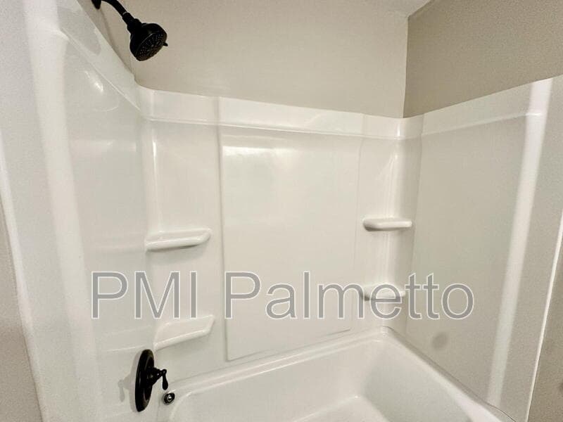 Camden House: 948 Wateree Blvd