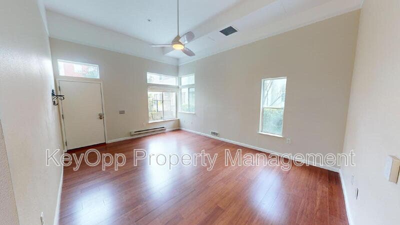 San Francisco Condo: 135 Valencia Street