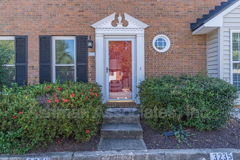 Alpharetta House: 3235 Cape Cir.
