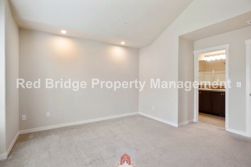 Wilsonville Townhome: 28520 SW Paris Ave