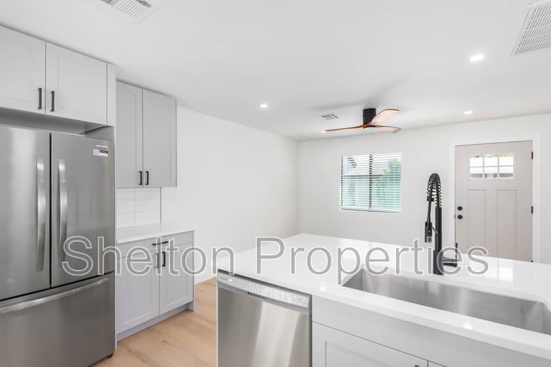 Phoenix Condo: 616 N 10th Ave Unit G