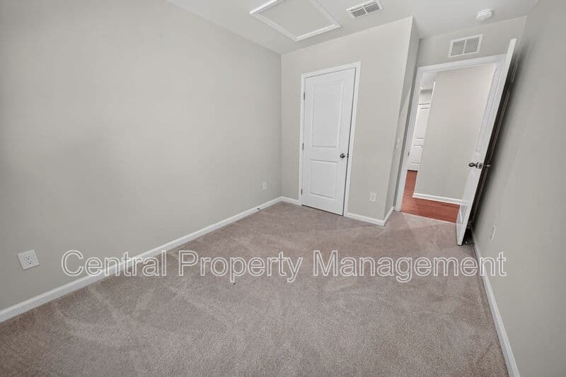 Greenville House: 165 Sarnesfield Way