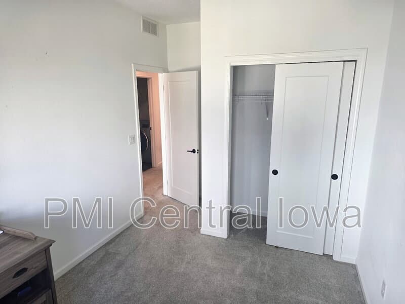 Des Moines Townhome: 423 SW 12th St