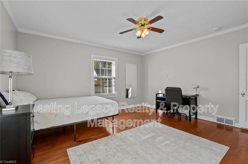 Winston-Salem House: 156 Rosedale Circle