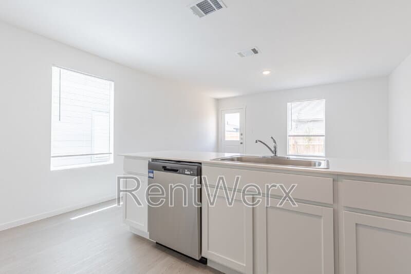 Elmendorf House: 6749 Marble Ridge