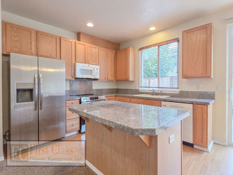 BEAVERTON Townhome: 773 SW 198TH PL