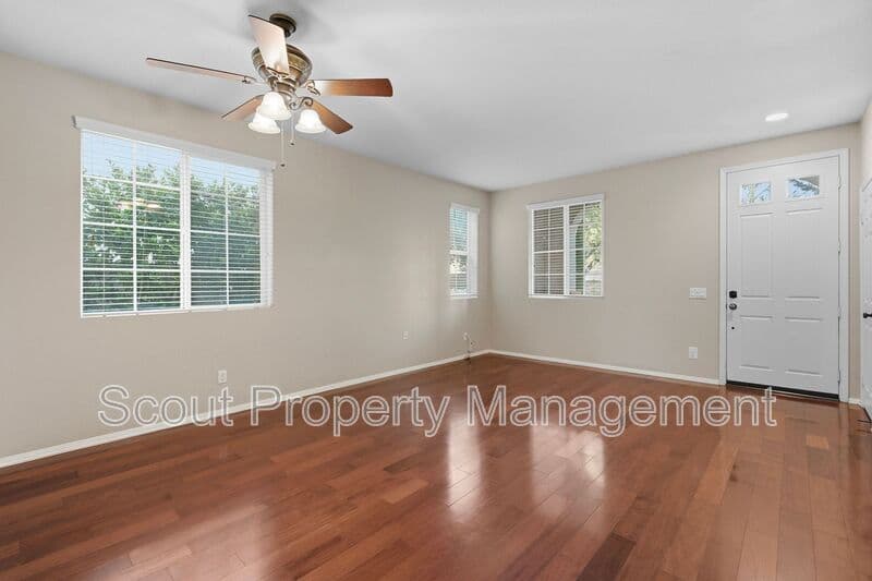 Temecula House: 40099 Annapolis Drive