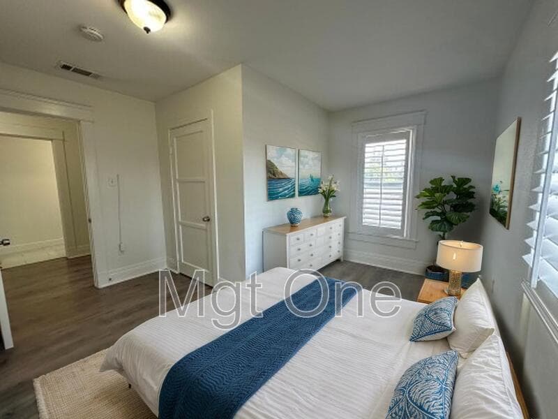Riverside House: 2893 Denton St.