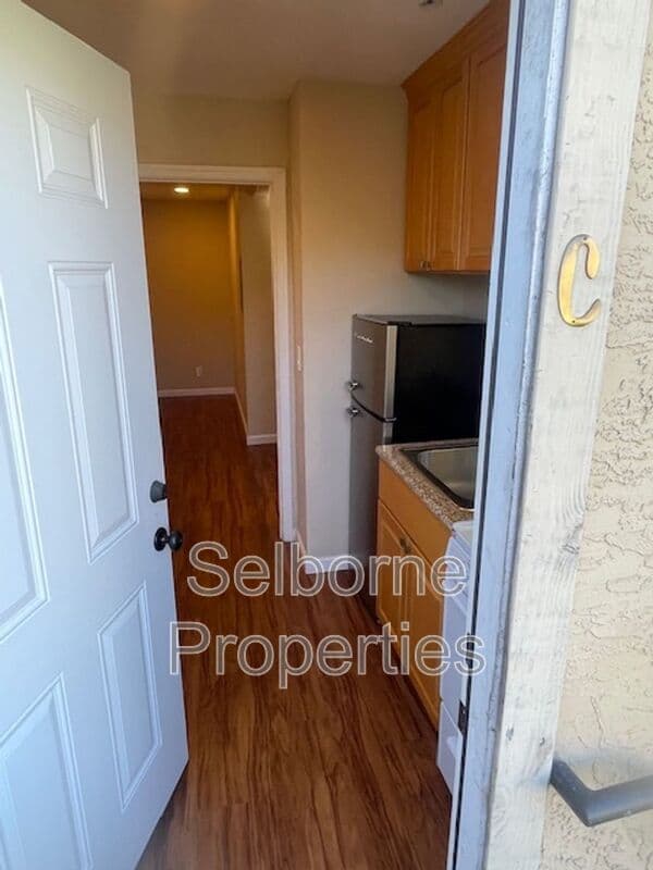 Oakland House: 524 41st St