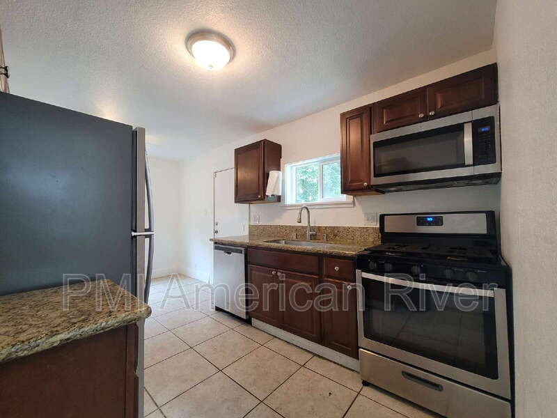 Sacramento House: 3116 40th St