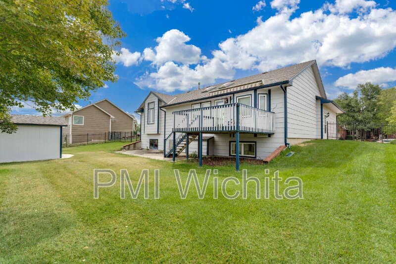 Wichita House: 6514 W Briarwood Ave