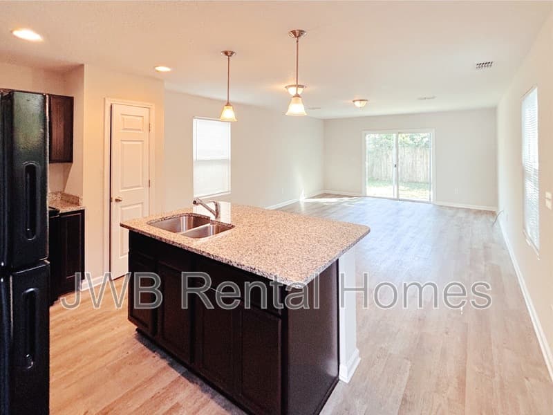 Jacksonville House: 8604 Dandy Ave