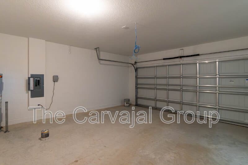 Davenport House: 4812 Rolling Lake Lane