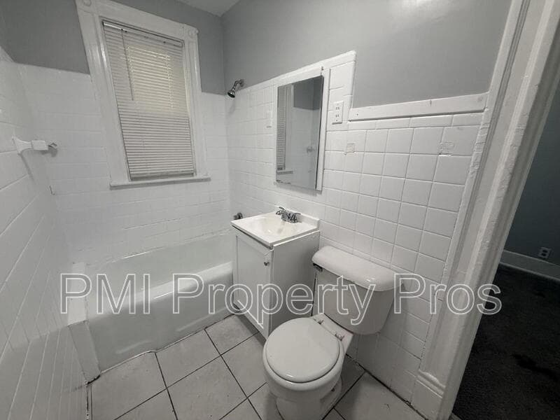 Milwaukee Condo: 1939 N 37th St