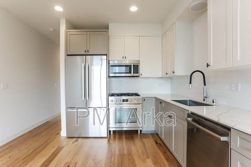 Seattle Townhome: 2441 NW 61st St