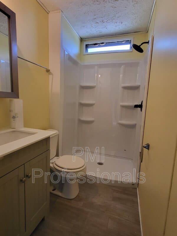 Murfreesboro House: 925 Cranor Rd